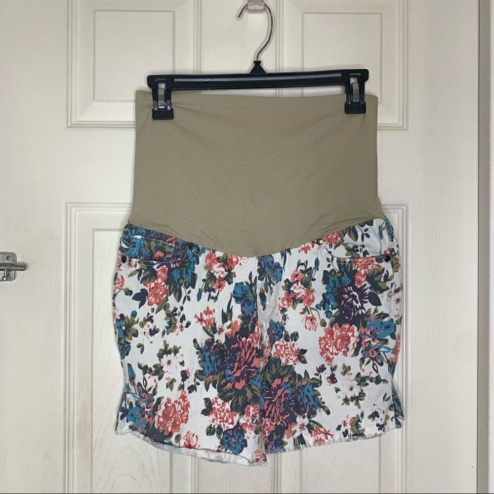 SOHO Maternity White Floral Shorts Size XL Full Belly Panel